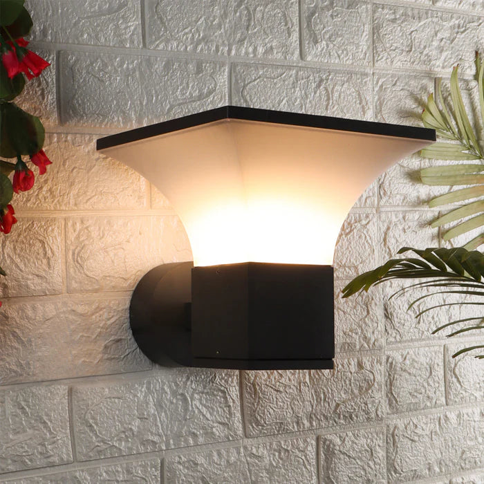 Black Square Cone-Shaped Wall Light (LL 7481-BK)