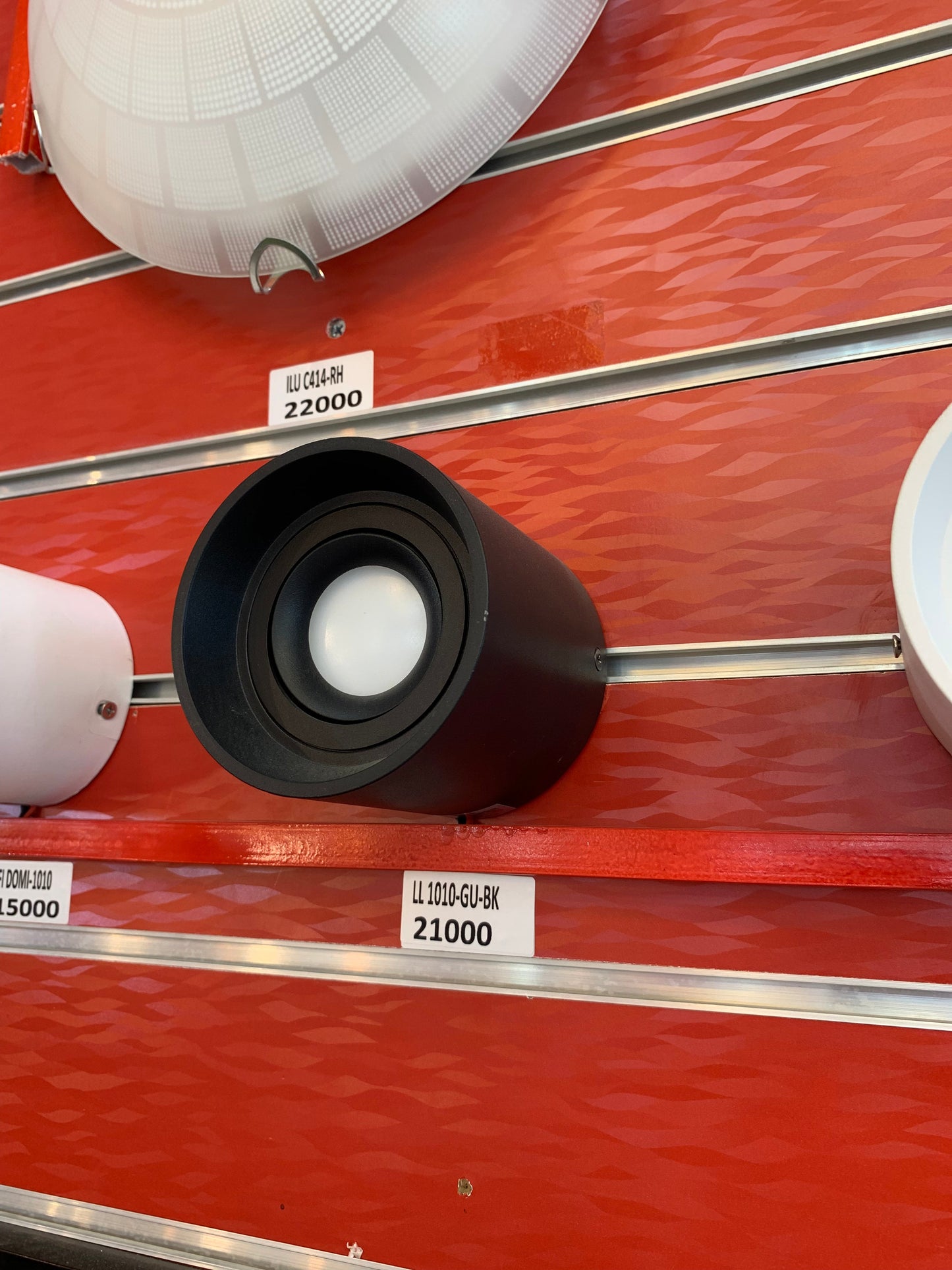 Energy-Efficient LED Bulkhead Light LL 1010-GU